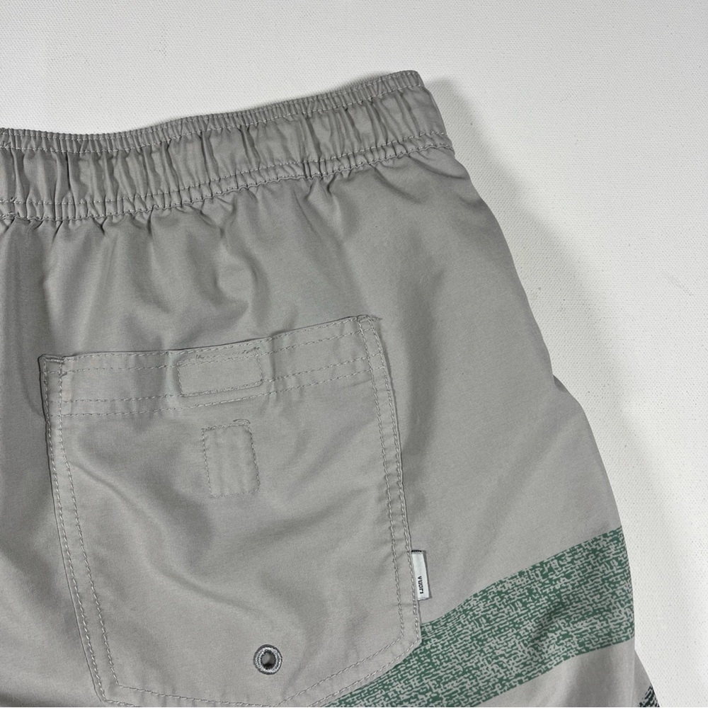 Vuori Kore Shorts Lined Drawstring Running Gym Stretch Gray Striped 8” Men’s XL - Picture 11 of 13